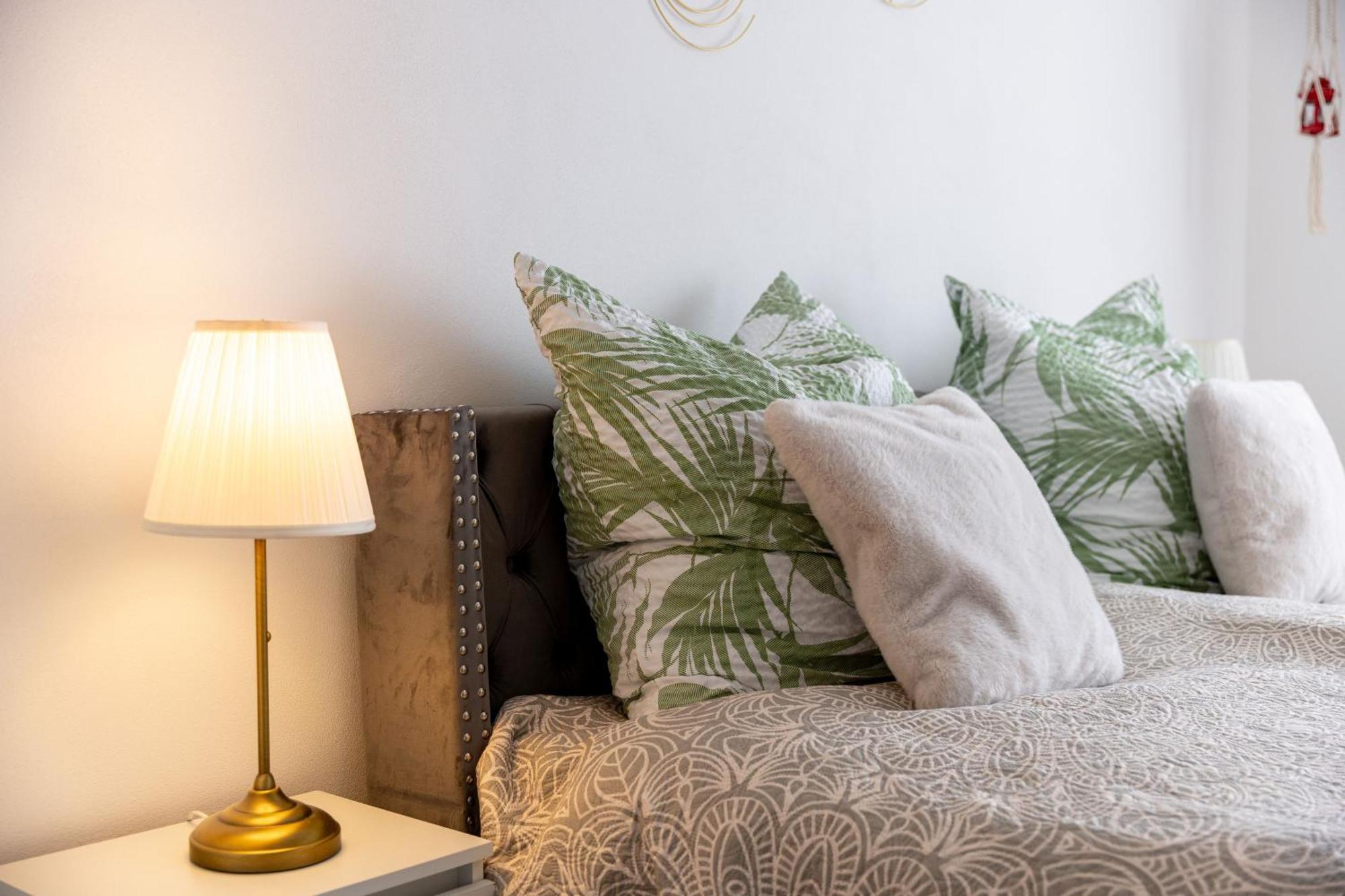 Schoenes, Modernes Apartment Mit Zwei Schlafzimmern - Zentral Mit Balkon Fuer 6 Personen Montabaur Exteriér fotografie